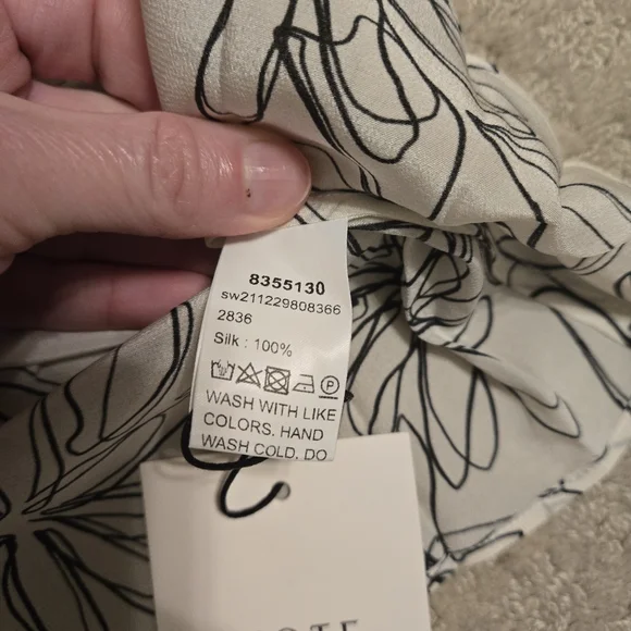 MOTF Floral Silk Top - Picture 5 of 8